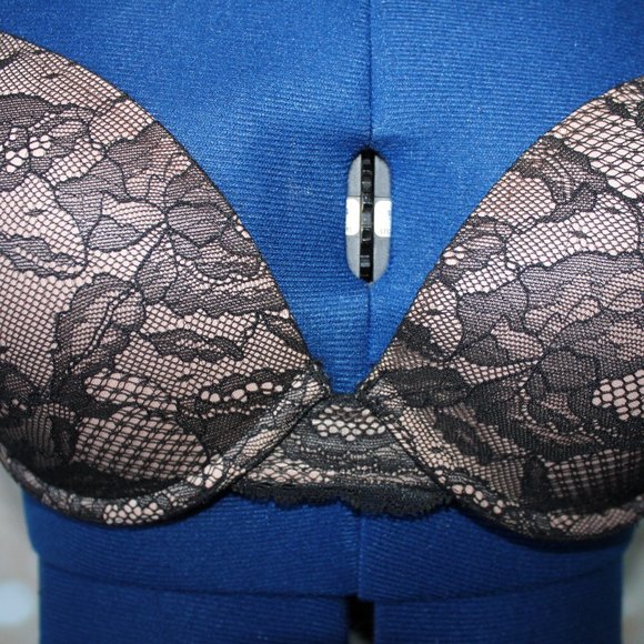 Victoria's Secret Black Nude Floral Lace Biofit Demi Uplift Underwire Bra 34D - Picture 2 of 9